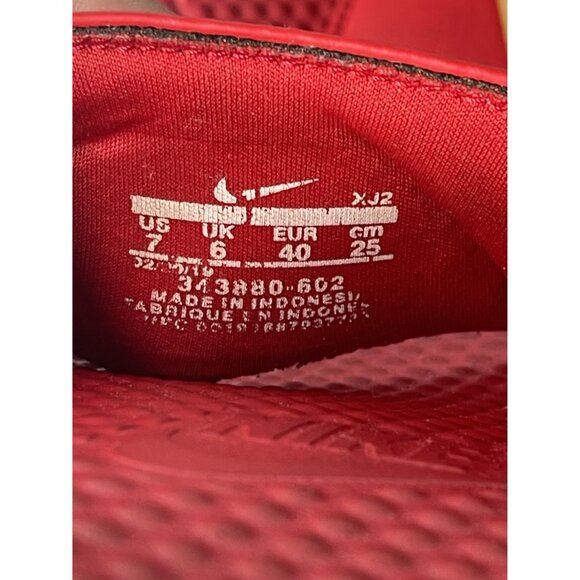 Nike Benassi JDI Red Gold Logo Slides Sandals Size US 7 EUR 40 - Picture 3 of 4